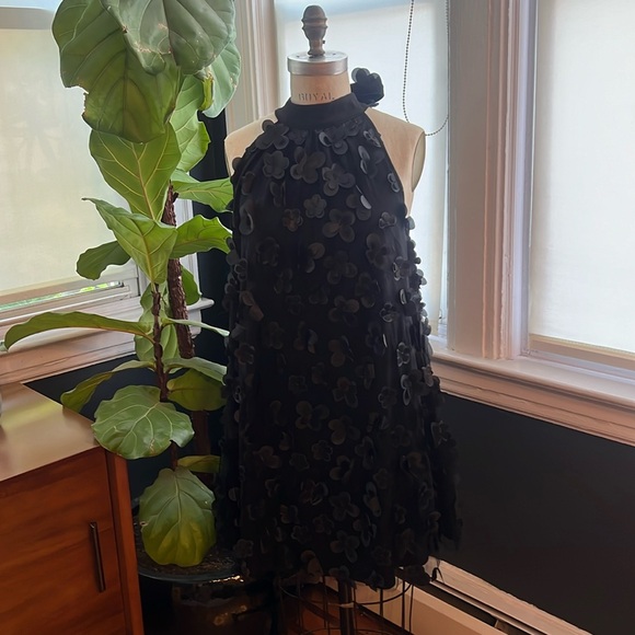 NWOT 3D flower applique halter dress - Picture 2 of 7